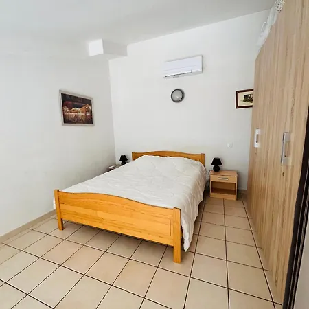 - T2 Meuble Avec Clim Et Terrasse A 50m De La - Fr-1-309-172