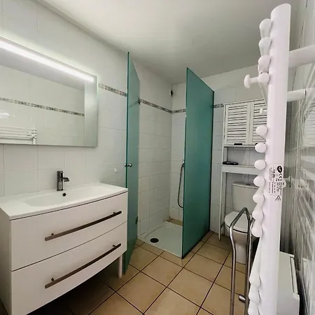 アパート - T2 Meuble Avec Clim Et Terrasse A 50m De La - Fr-1-309-172 *