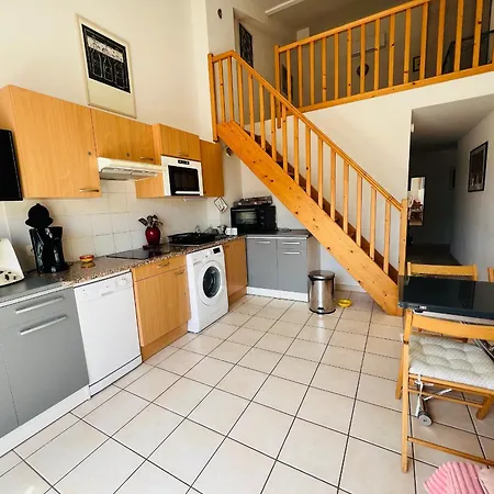 - T2 Meuble Avec Clim Et Terrasse A 50m De La - Fr-1-309-172 アパート *